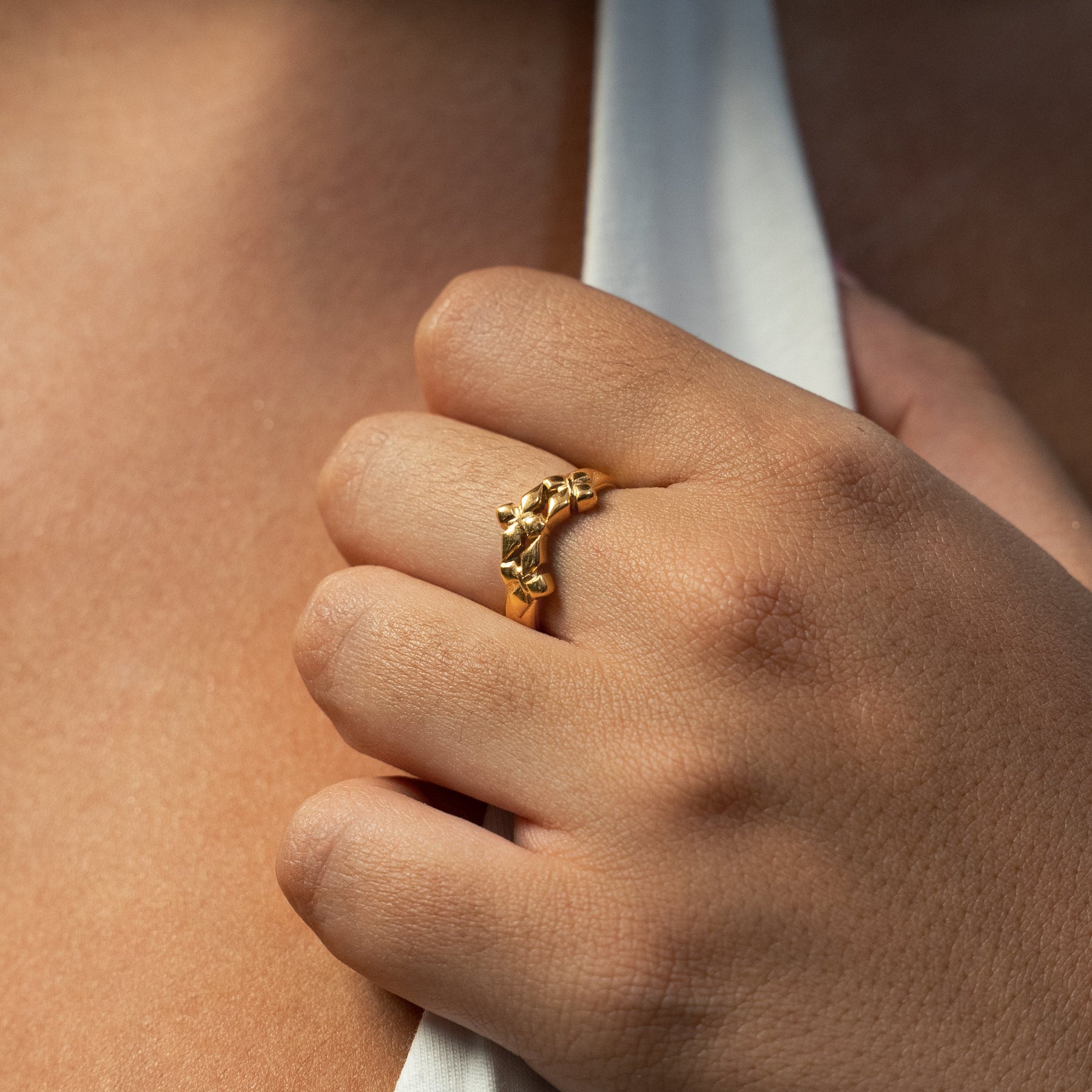 Triple crossed star ring - Doré