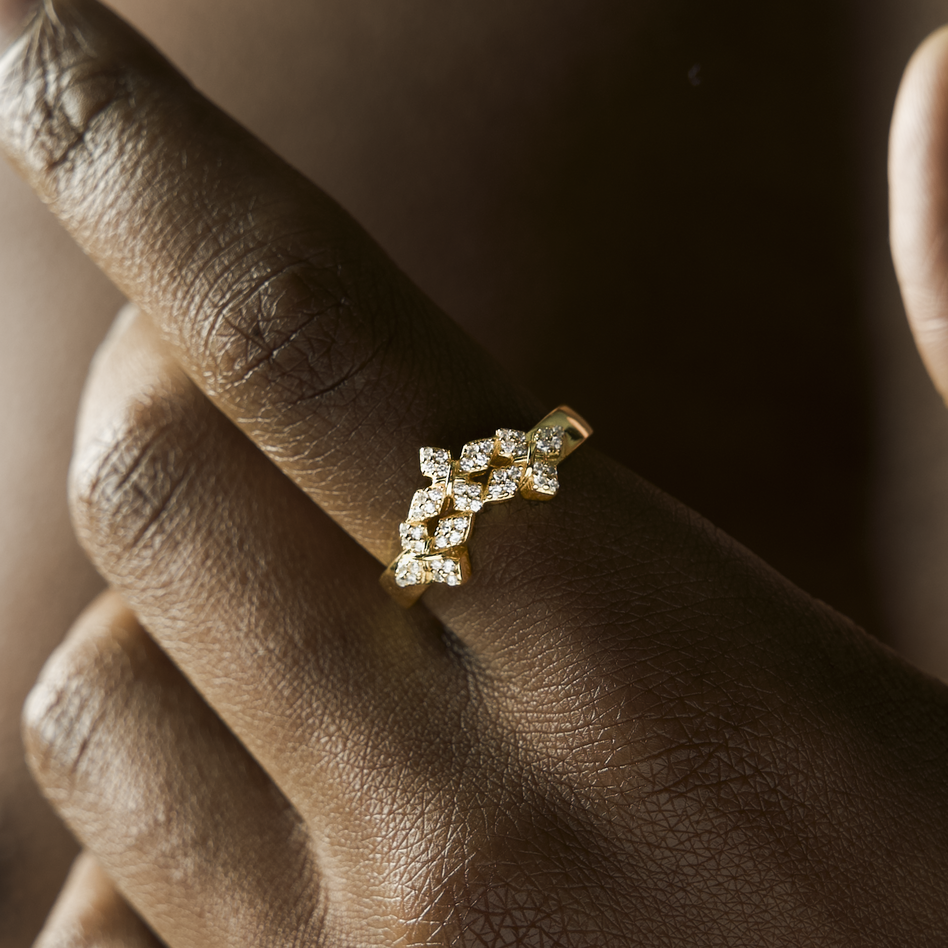 Iced triple crossed star ring - Doré