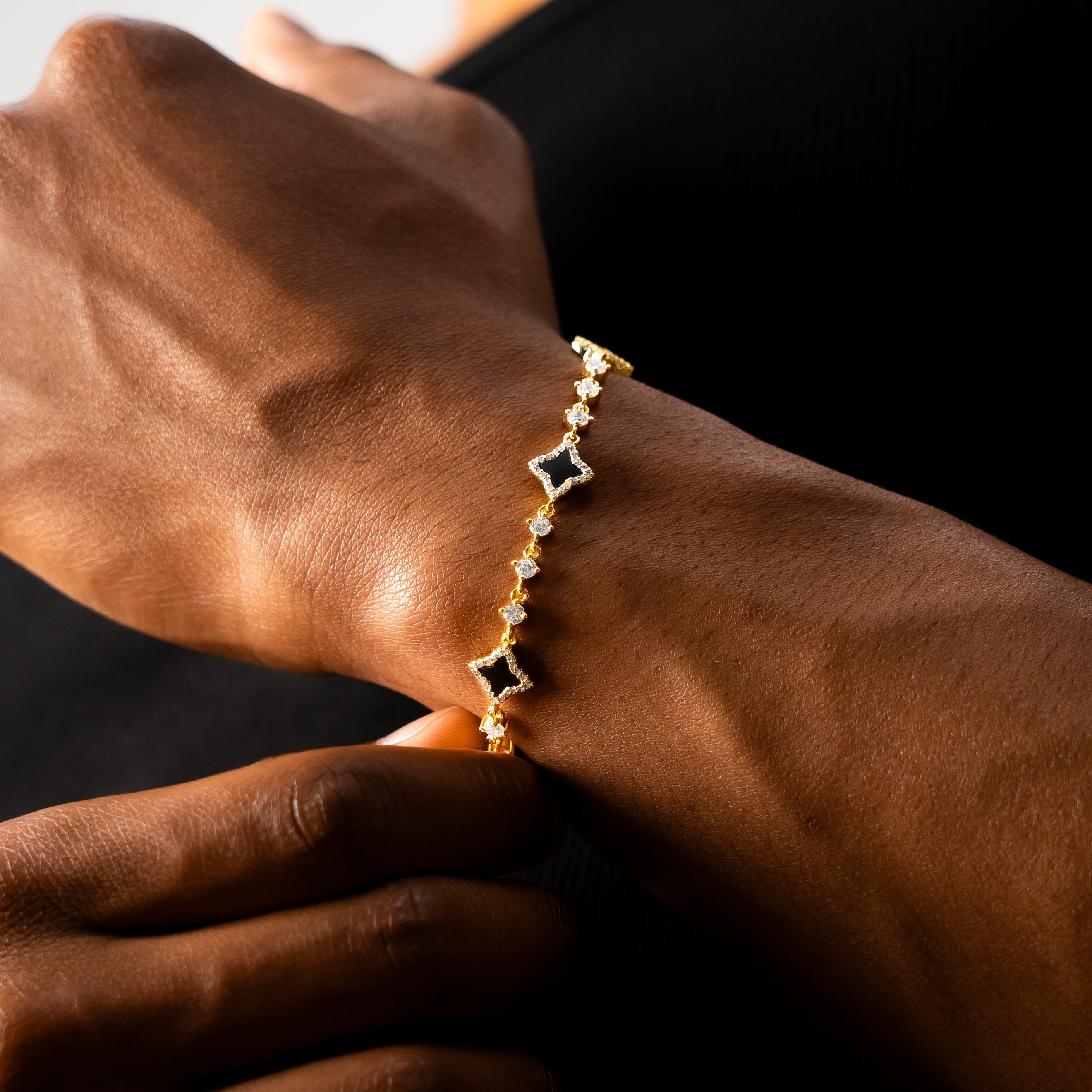 Bracelet Flower Tennis Doré - Motif Noir