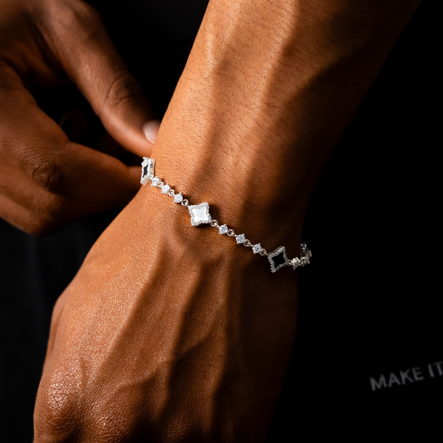 Bracelet Flower Tennis Argenté - Motif Blanc & Noir