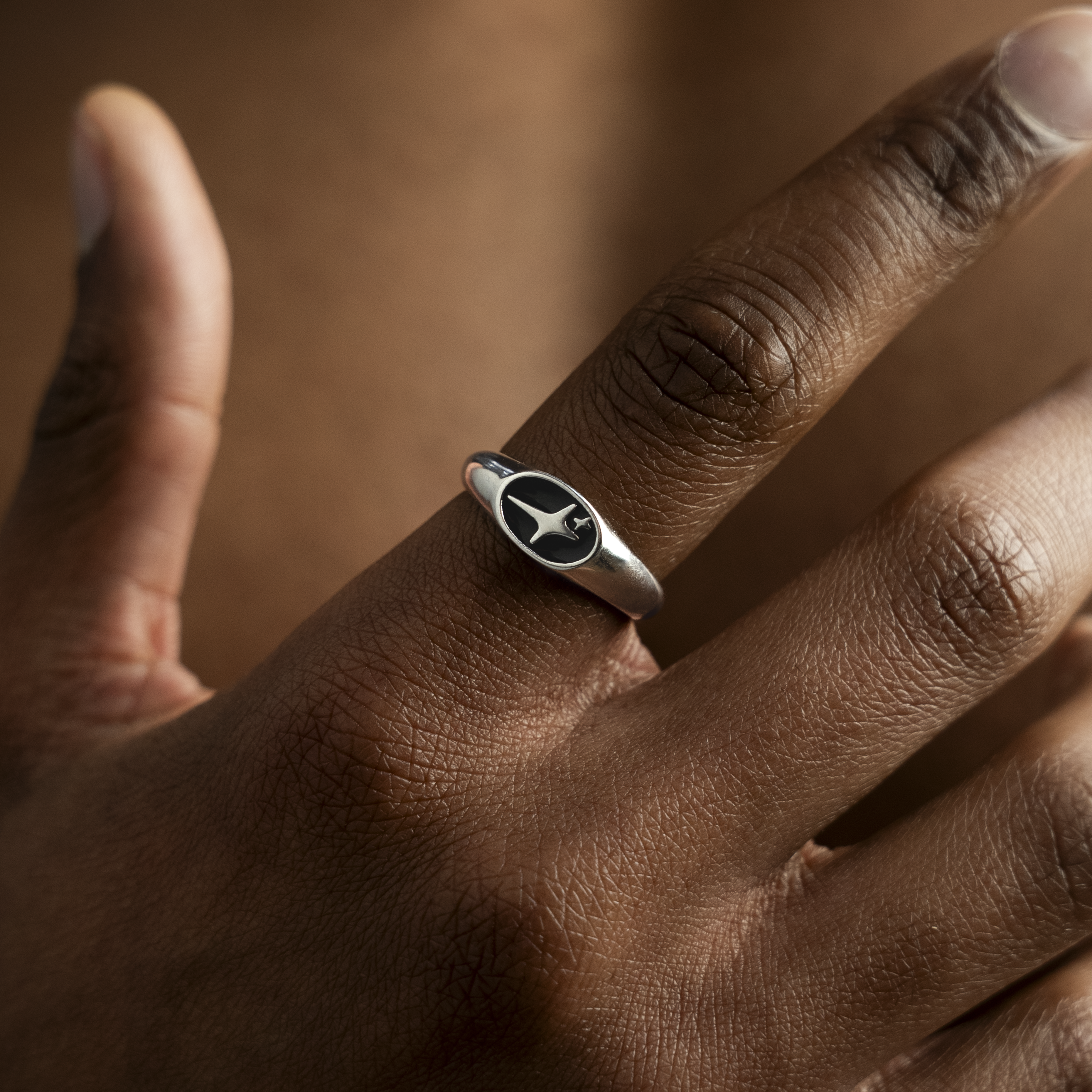 Signature Oval signet ring argentée